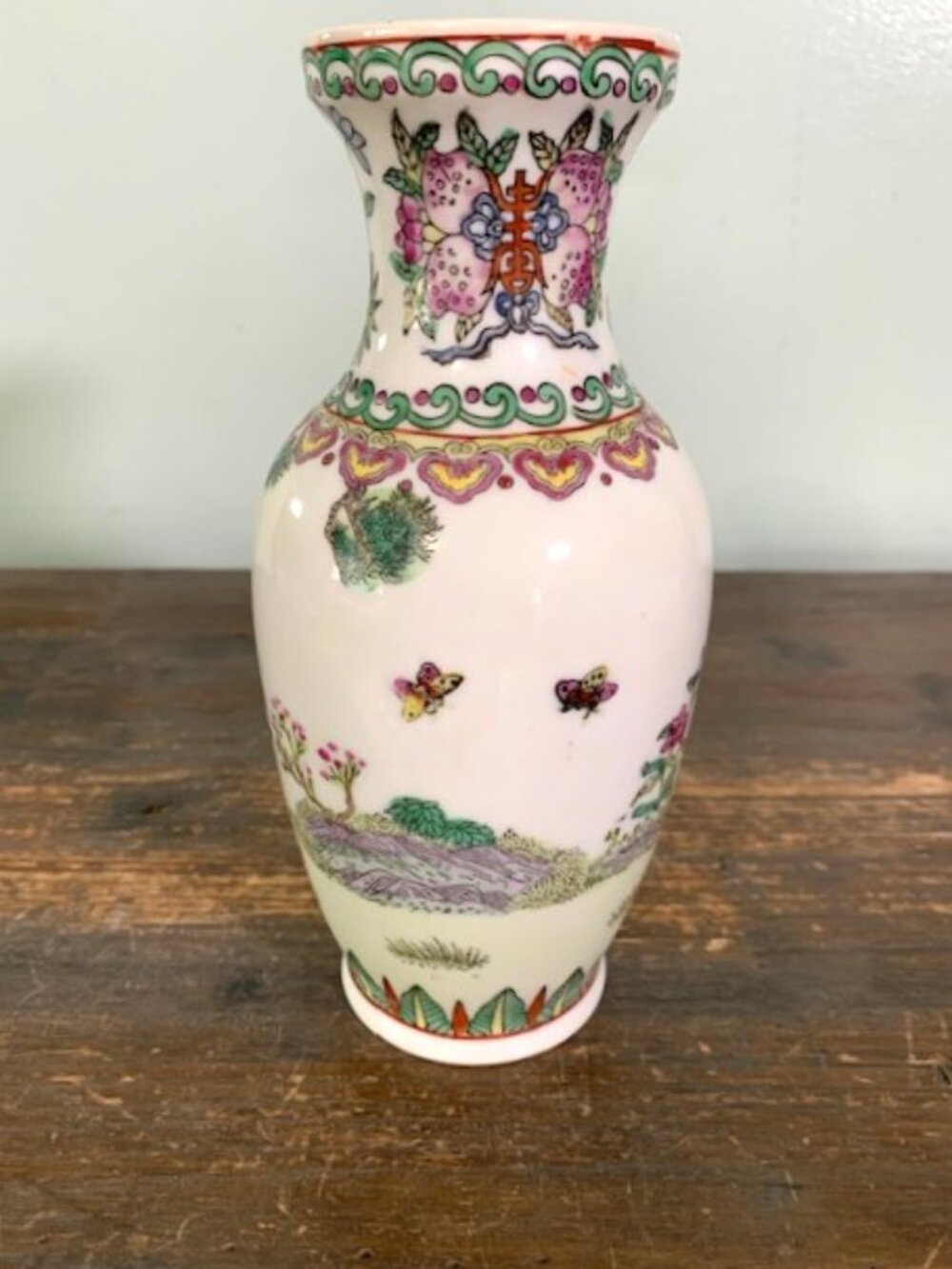 Chinese Porcelain Small Vase - Picture 3 of 5